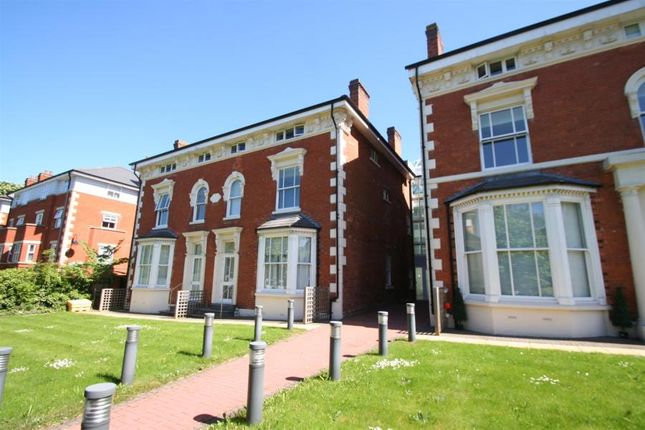 Flat to rent in Rocksborough House, Warwick Road, Olton