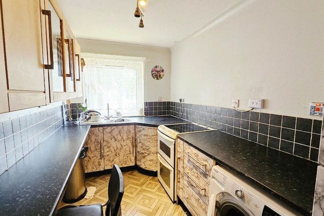 16, Sherborne Close, Hereford photo 4