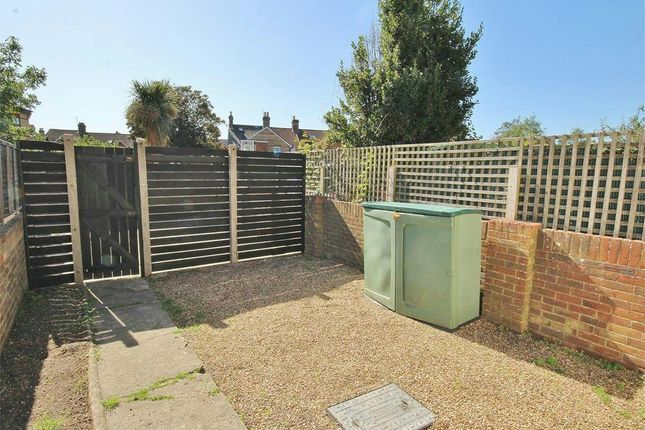 46 Garland Road, Poole photo 3