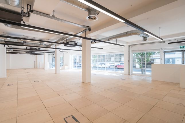 Office to let in Paramount Building, 206-212 St John Street, Clerkenwell