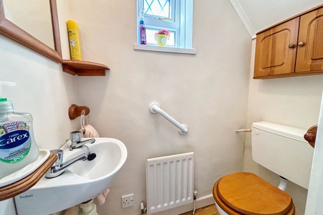 22 St. Johns Drive, Porthcawl photo 3