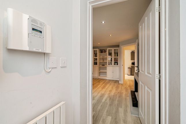 5, Moore Close, Great Yarmouth photo 2