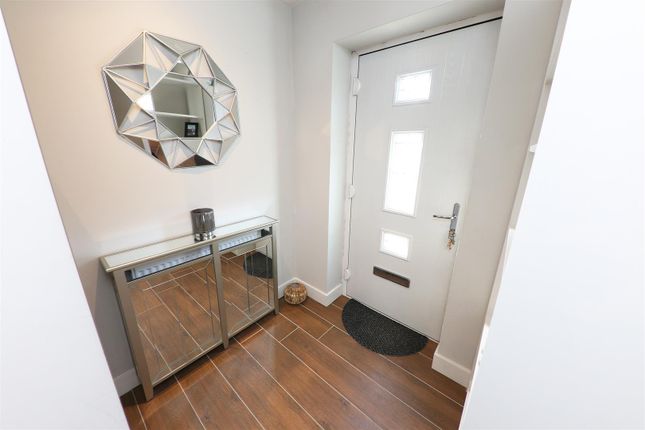 1, Fullerton Close, Rotherham photo 4