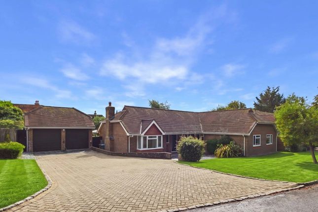 4-bed detached on 18, Fox Lea, Worthing, £950,000
