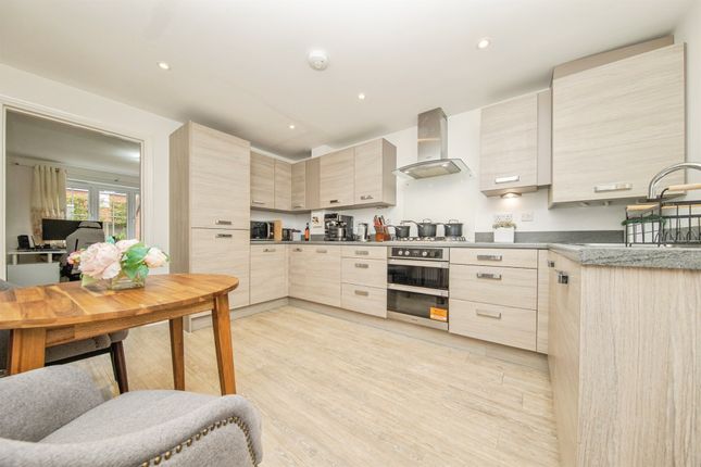 12, Redwald Crescent, Ipswich photo 4