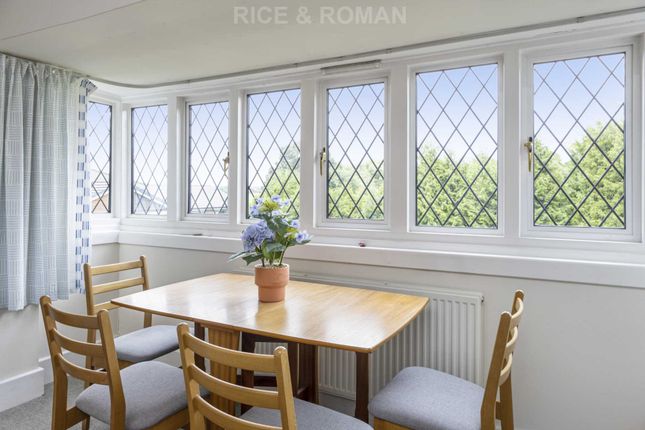 61 Gunters Mead, Copsem Lane, Esher photo 4