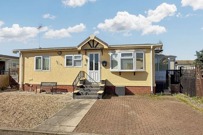 2-bed caravan on 27 Osborne Residential Park Osborne Road, Wisbech, £90,000