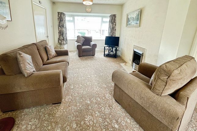 17, Sandray Close, Bolton photo 3