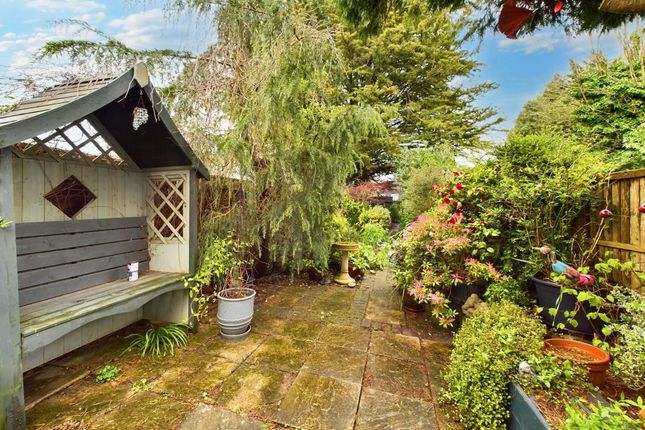 Terraced house for sale in Titian Avenue, Bushey Heath