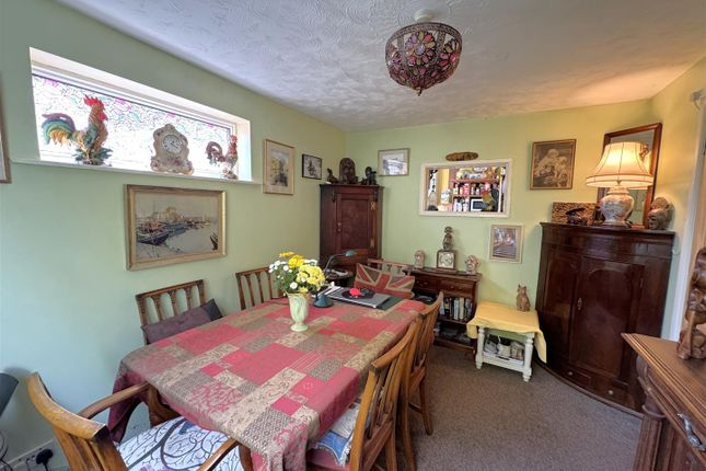 29, Weyview Crescent, Weymouth photo 4