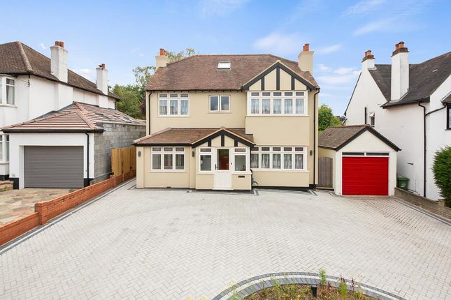 Thumbnail Detached house for sale in Kings Avenue, Carshalton