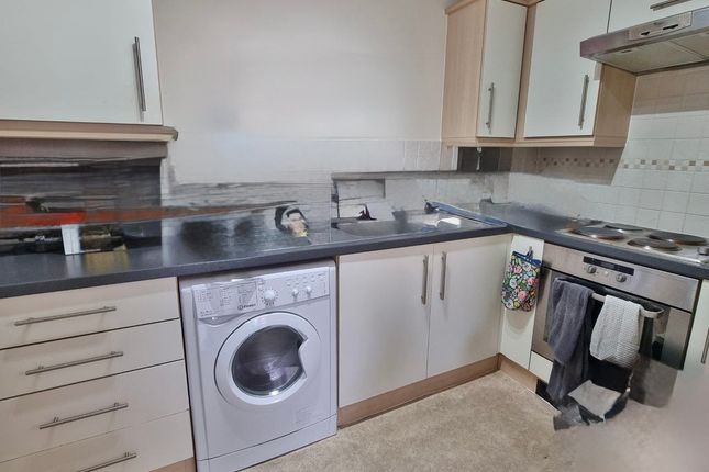 Flat 6, 7, Little Hackets, Havant photo 2