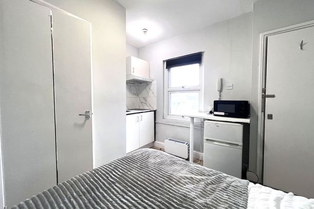 Flat 7, 2(A) Agar Grove, Camden Town, NW1 9TD photo 5
