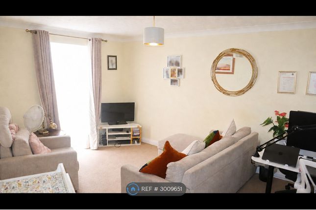 Norbury Avenue, Watford photo 3