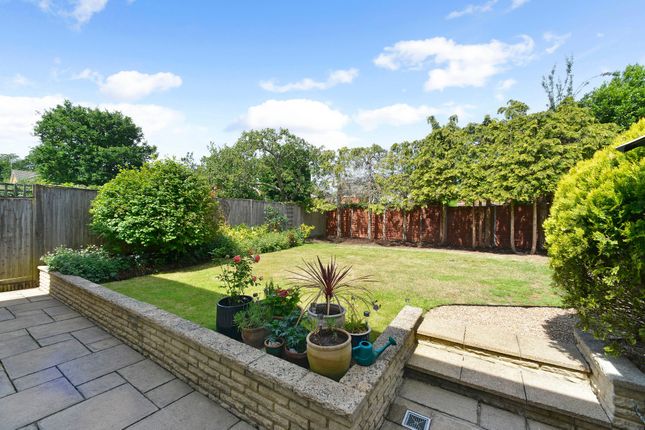 16 Brookside, Cranleigh photo 4