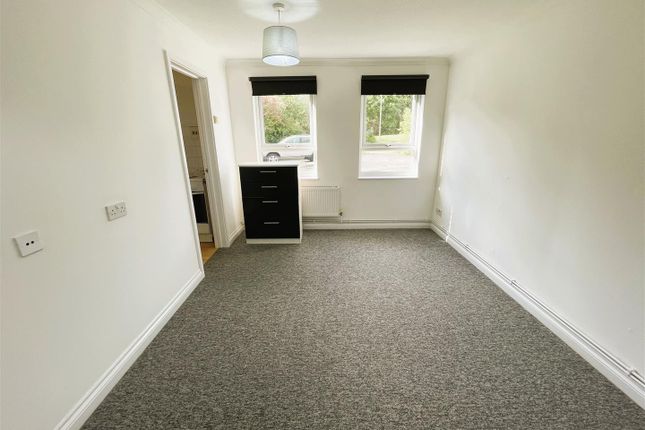 25, Alfred Close, Southampton photo 3