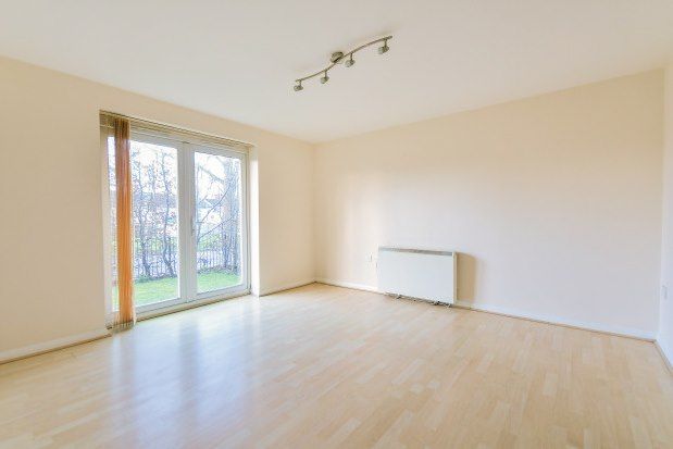 Flat to rent in Canal Side, Swindon