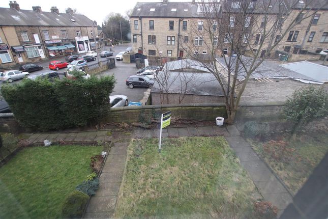 Town house for sale in Elmwood Place, Bradford