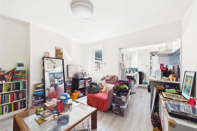 22, Cumberland Road, Wood Green, London photo 4