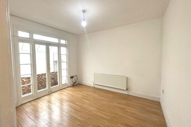 Property to rent in Collinwood Avenue, Enfield