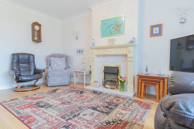 8, The Glebe, West Calder photo 4