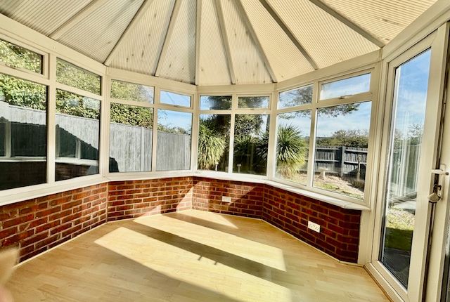 30 Spinney Close, Selsey photo 4