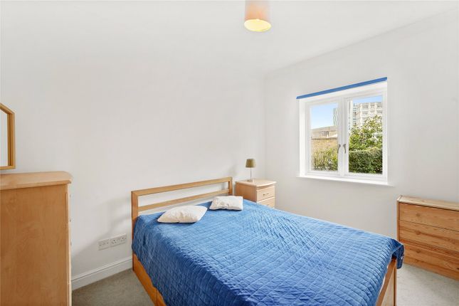 Flat for sale in Percy Circus, Kings Cross, London