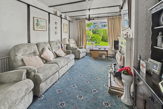 28 Lindrick Avenue, Manchester photo 2