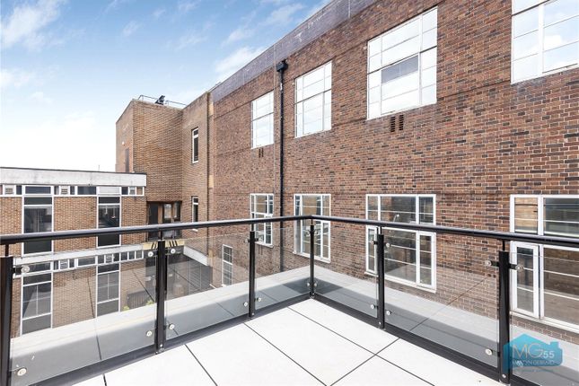 Flat 5 Zachary Lodge, 33-35, Crouch End Hill, London photo 4