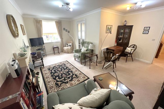 Flat for sale in Daffodil Court, Newent