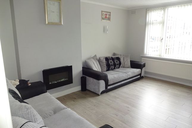 16, Green Lane Close, Leicester photo 2