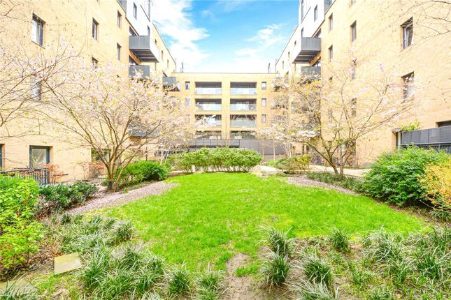 Flat 10, 13, Hoffmans Road, London photo 3