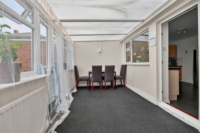 4 Rushcliffe Road, Grantham photo 5