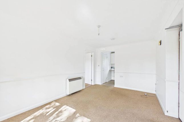 27, Burgess Place, Ipswich photo 3