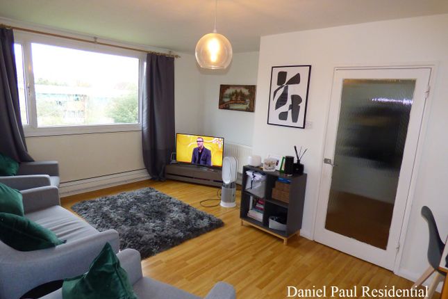 Flat to rent in Brent Lea, Brentford