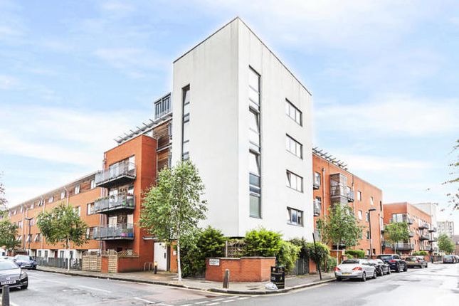 Flat to rent in Bemerton Street, Kings Cross