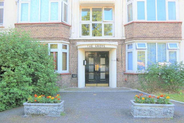 Flat to rent in 'the Grove', St Margarets, 1 Min Station