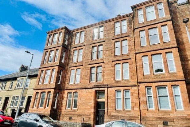 3 bed flat to rent in Union Street, Greenock PA16