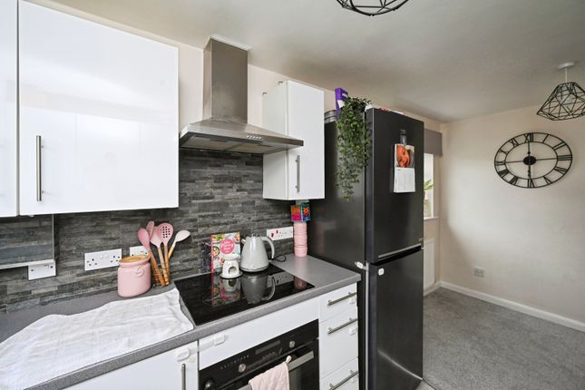 12, Lindleys Court, Kirkby-in-Ashfield photo 4