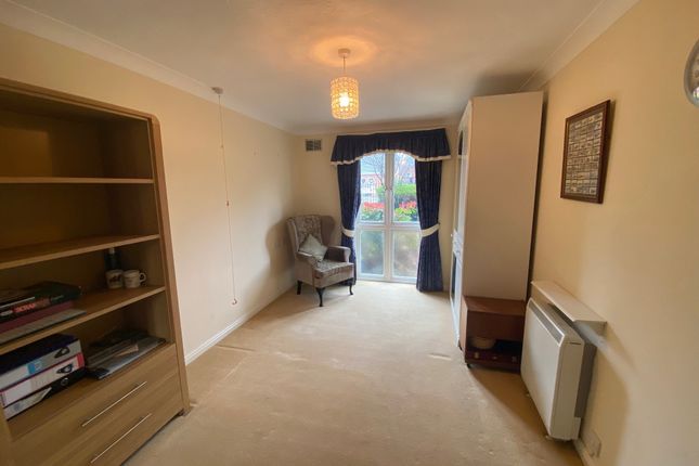 Flat for sale in Chatsworth Court, Ashbourne