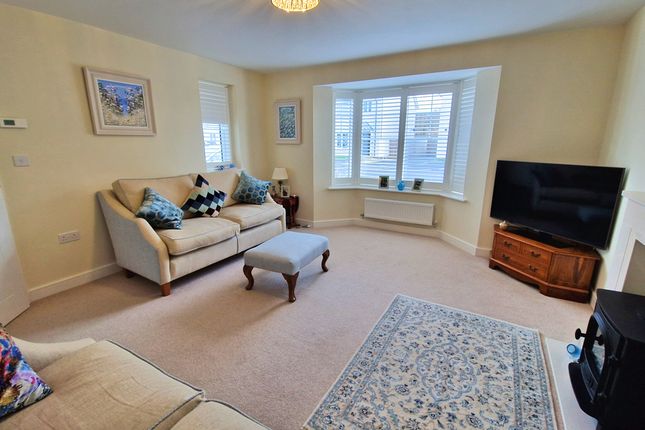 10, LLYS PENFRO, PORTHCAWL photo 4