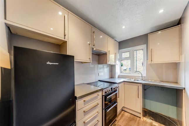 38 Riverside Court, 1, Chelwood Close, London photo 4