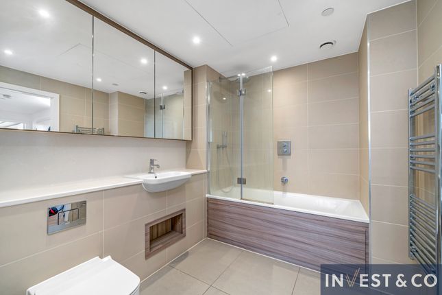 Flat for sale in Lombard Road, London