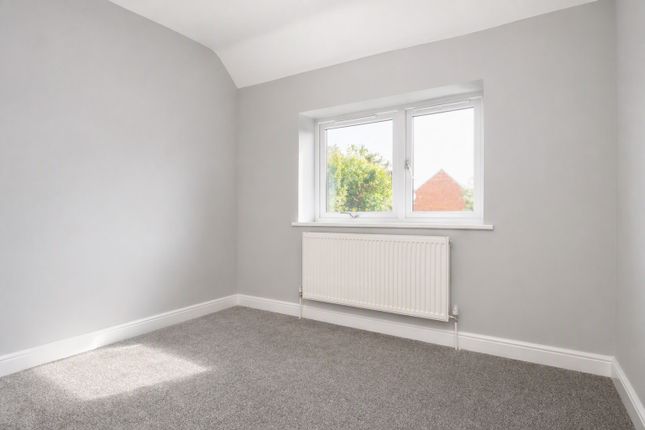 62, Muirfield Road, Watford photo 5