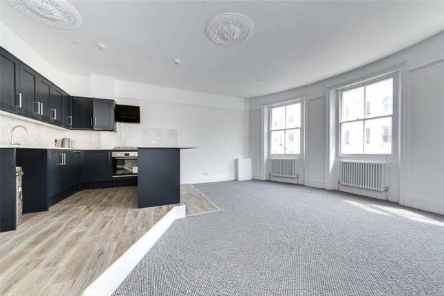Flat 2, 5, Chesham Place, East Sussex photo 4