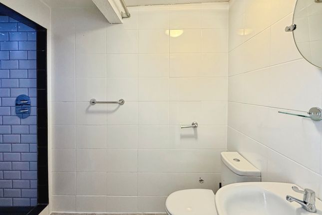 Room 5, 23-24, Alfred Street, Westbury photo 4