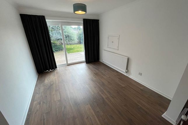 Halley Drive, Ascot photo 3