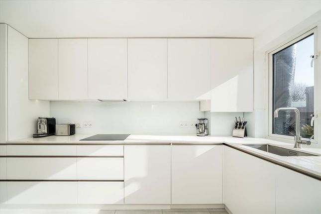 Flat 3, Imperial Court, 36, Shepherds Hill, London photo 3