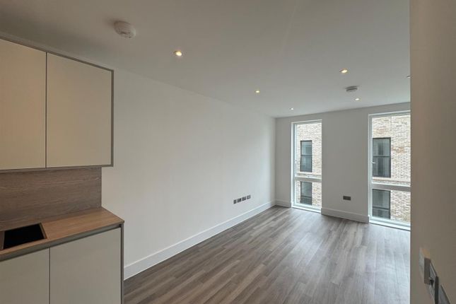 97 Diascisa house, 7 Sanday Drive, London photo 2