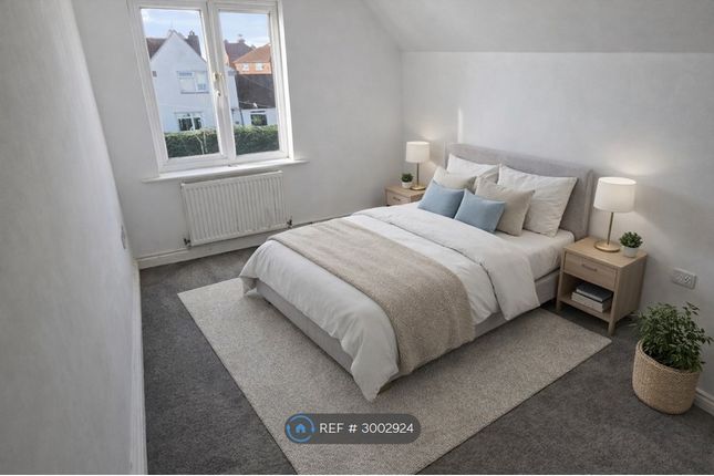 Flat   Risborough Lane, Folkestone photo 2
